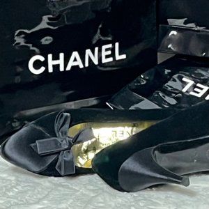 Vintage CHANEL Black Velvet Pumps With Satin Trim And Removable Bow Size EU 37.5